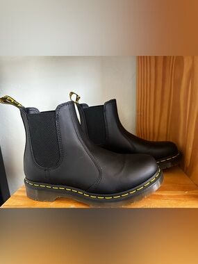 Dr. Martens 2976 Black Leather Nappa Chelsea Boots 25840001 size 9